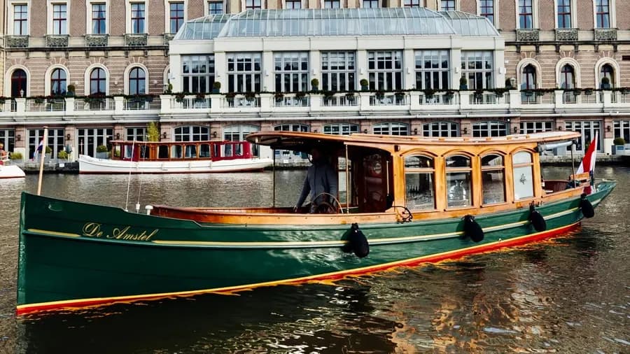 Signature Boats Amsterdam Saloon cruise